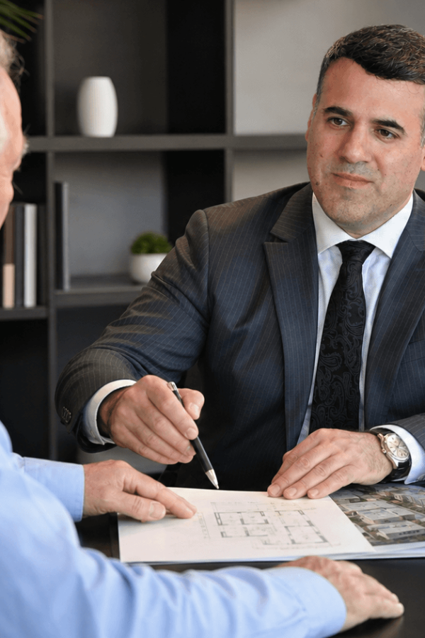 Asaf Arazi-Biton advising a property owner about an enduring power of attorney for real estate assets